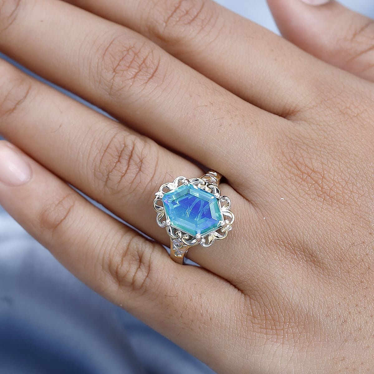 Peacock Quartz (Triplet) Solitaire Ring in Vermeil YG and Platinum Over Sterling Silver (Size 6.0) 5.90 ctw image number 2