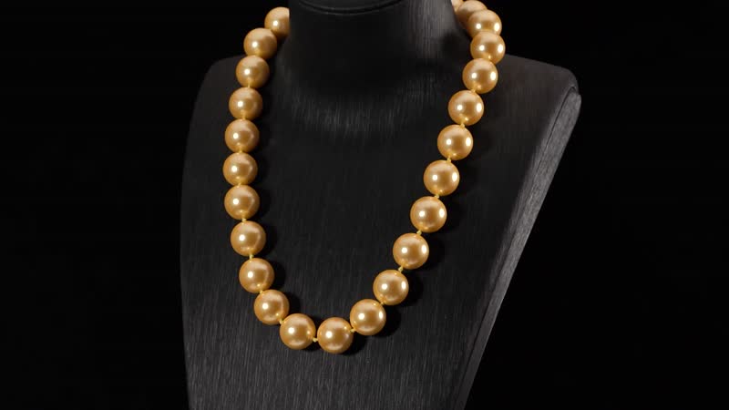 Doorbuster Golden Color Shell Pearl Beaded Necklace 20 Inches in Stainless Steel
