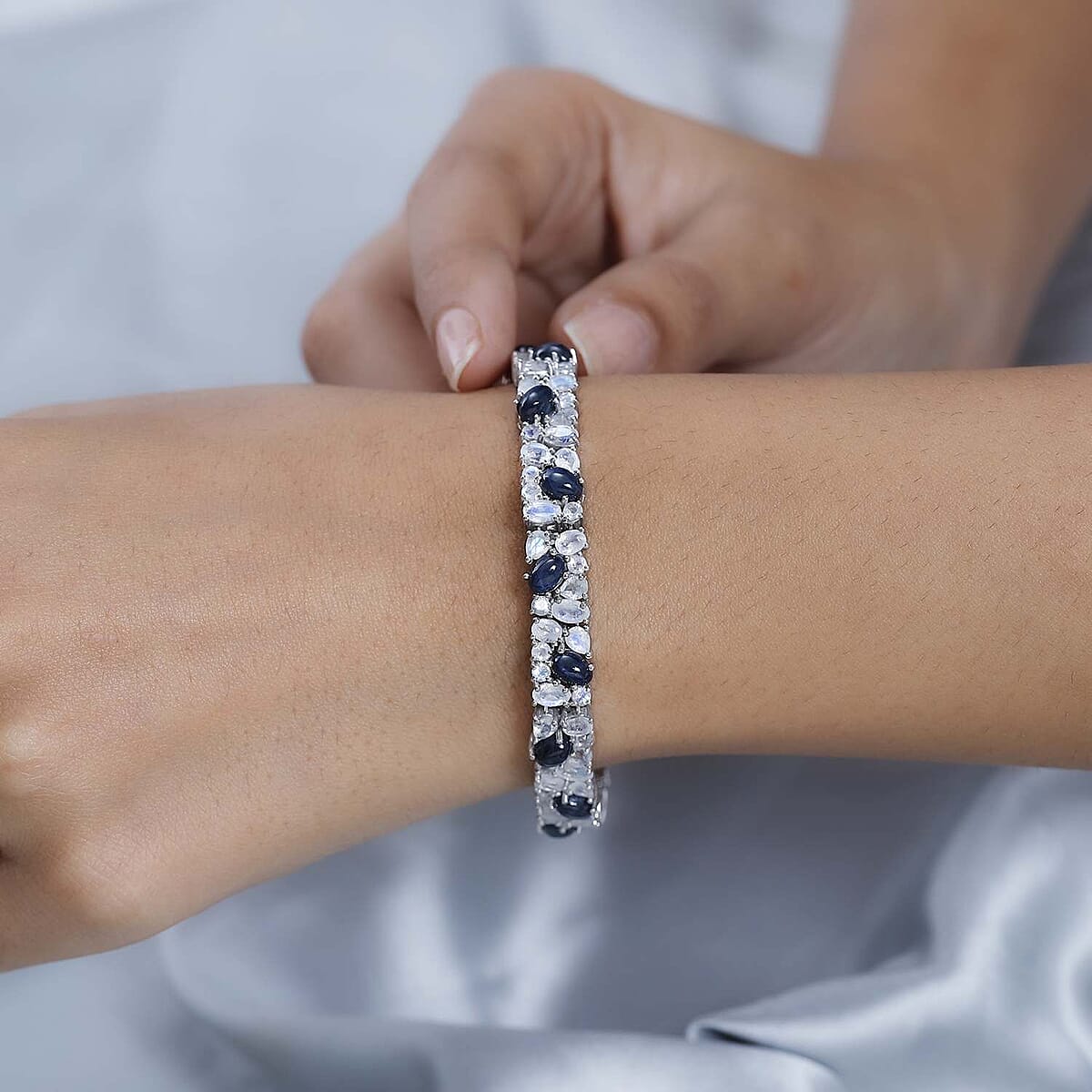 Blue Star Sapphire (DF) and Rainbow Moonstone 19.50 ctw Celestial Bracelet in Platinum Over Sterling Silv (6.50 In)  image number 3