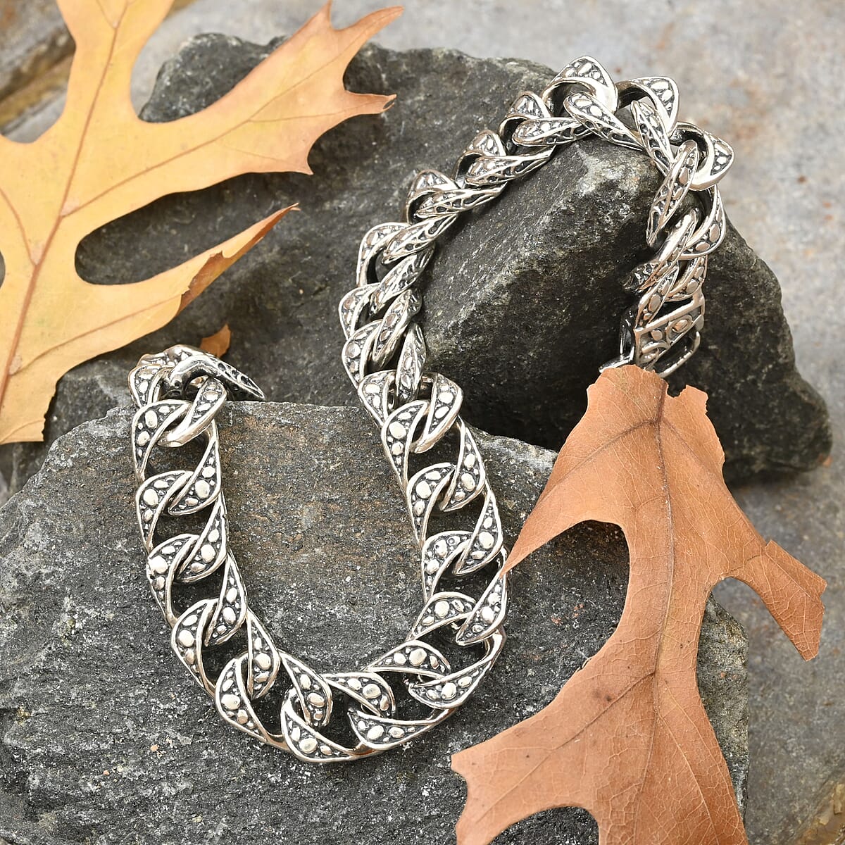 Bali Legacy Sterling Silver Hammered Bracelet (7.25 In) 24.10 Grams image number 1