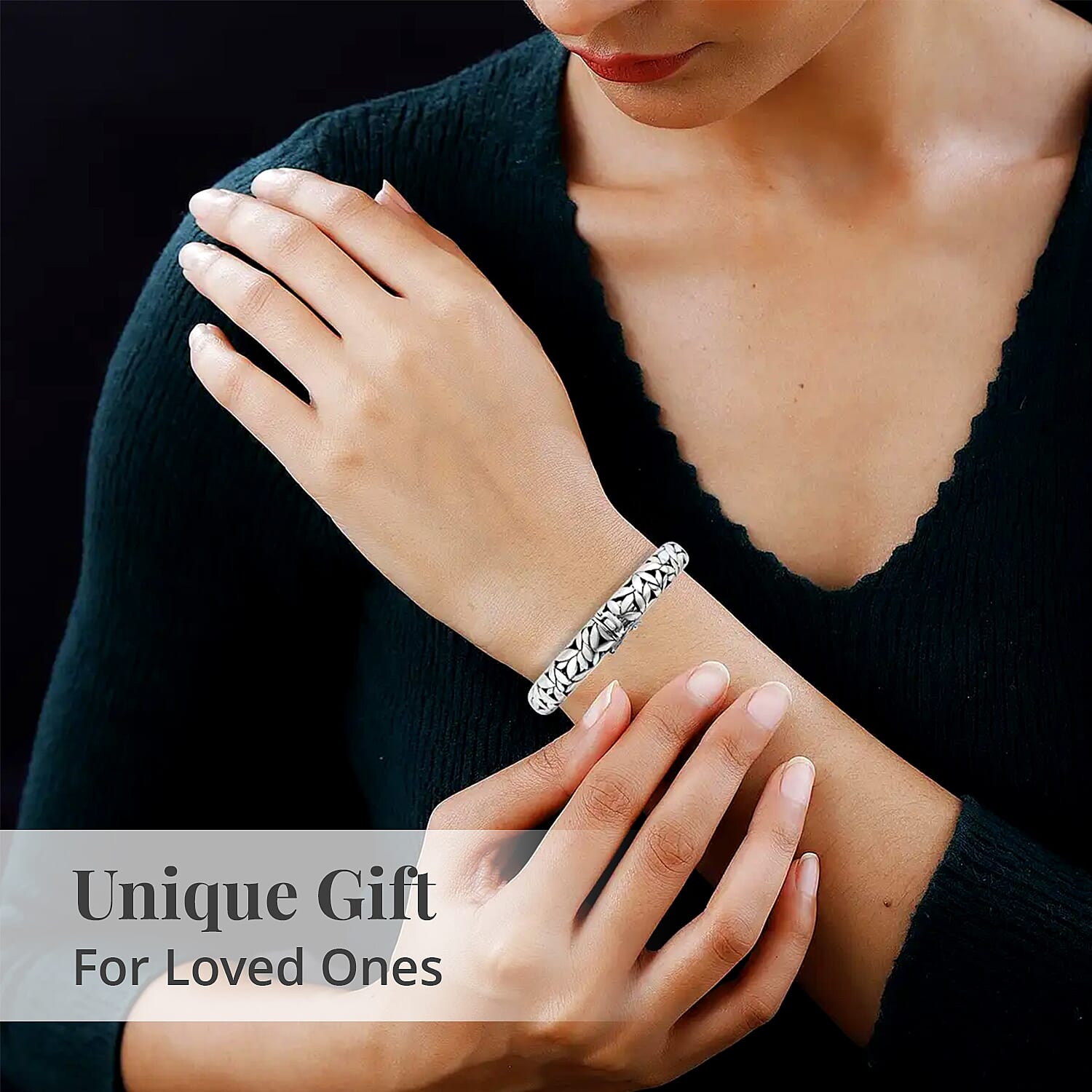 Bali Legacy Floral Bangle Bracelet in Sterling Silver (27.75 g) (6.50 In)
