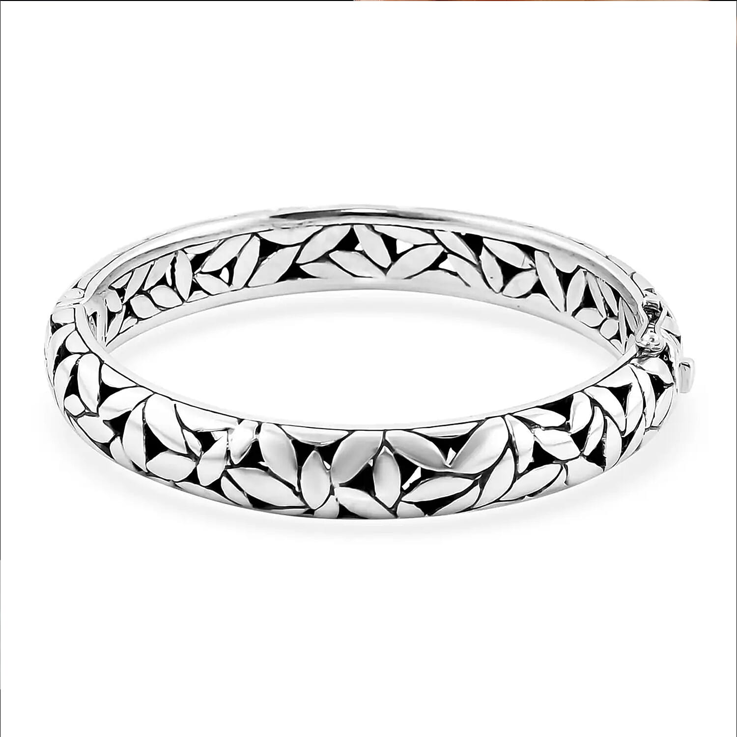Bali Legacy Floral Bangle Bracelet in Sterling Silver (27.75 g) (6.50 In)