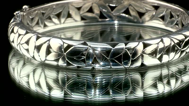 Bali Legacy Sterling Silver Floral Bangle Bracelet (6.50 In) (Del. in 7-10 Days) (27.75 g)