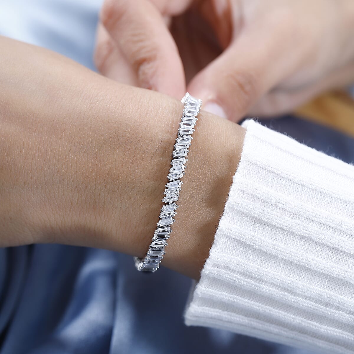 White Zircon Tennis Bracelet in Platinum Over Sterling Silver (7.25 In) 10.15 ctw image number 2