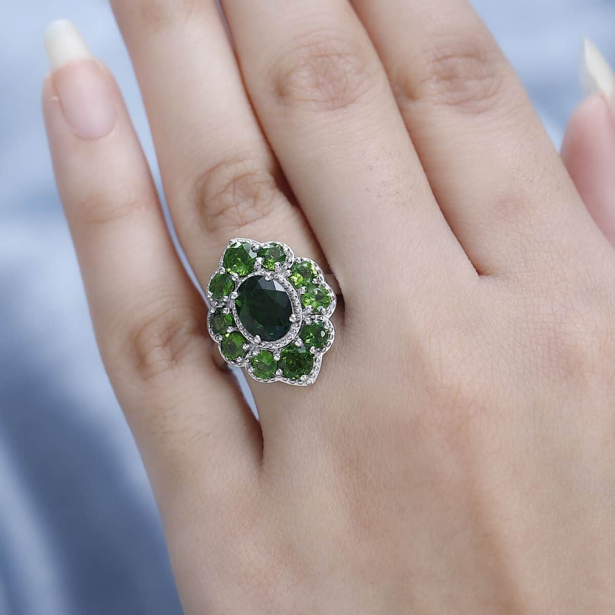 Chrome Diopside Ring in Platinum Over Sterling Silver (Size 8.0) 4.40 ctw image number 2