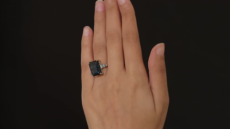 One Time Only Luxoro 10K Yellow Gold Premium London Blue Topaz, Blue Diamond (IR), Diamond (0.15 cts) Ring (Size 10.0) (4.20 g) 17.75 ctw