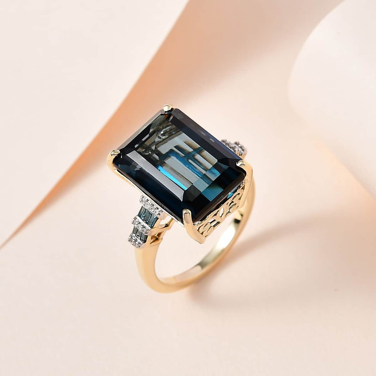 Luxoro 10K Yellow Gold Premium London Blue Topaz, Blue and White Diamond Ring (Size 10.0) 4.30 Grams 16.20 ctw image number 1