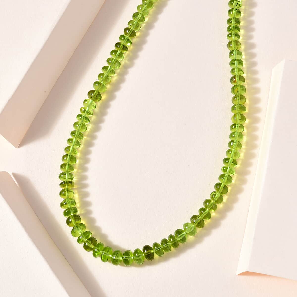 Certified & Appraised Luxoro 14K Yellow Gold AAA Peridot Beaded Graduation Necklace 18-20 Inches 140.00 ctw image number 1