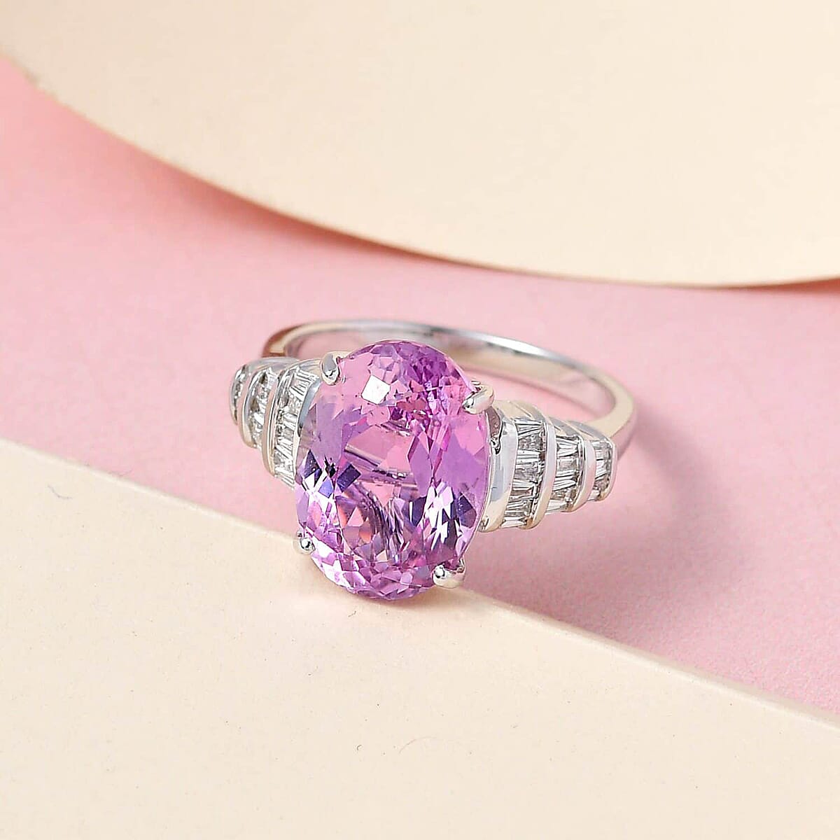 Iliana 18K White Gold AAA Patroke Kunzite and G-H SI Diamond Ring (Size 7.5) 5.90 Grams 7.85 ctw image number 1