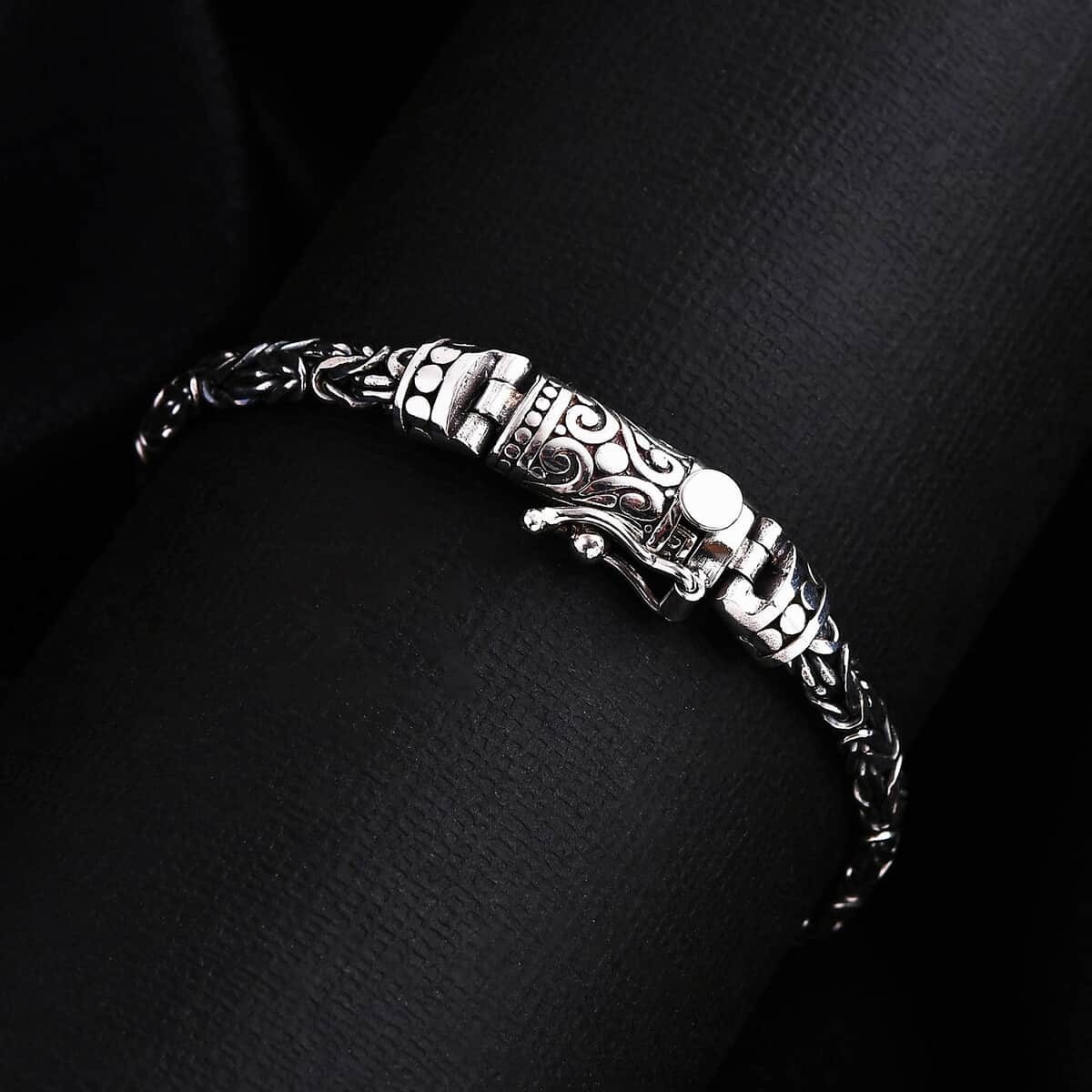 Doorbuster Bali Legacy Oval Shape Borobudur Bracelet in Sterling Silver (6.50 In) 14.15 Grams image number 1