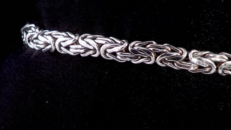 Bali Legacy Sterling Silver Oval Shape Borobudur Bracelet (6.50 In) (14.22 g)