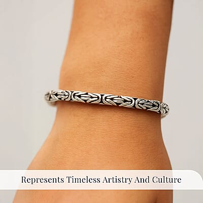 D'Joy Bali Legacy Oval Shape Borobudur Bracelet in Sterling Silver (6.50 In) 15 Grams
