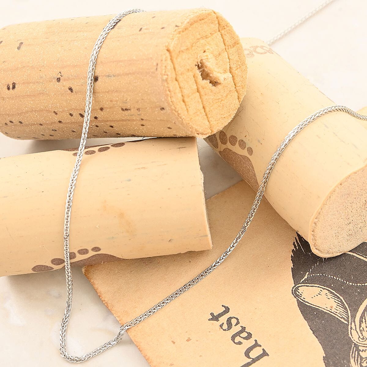 999 Platinum 0.70mm Singapore Chain Necklace 16.5 Inches 2.50 Grams image number 1