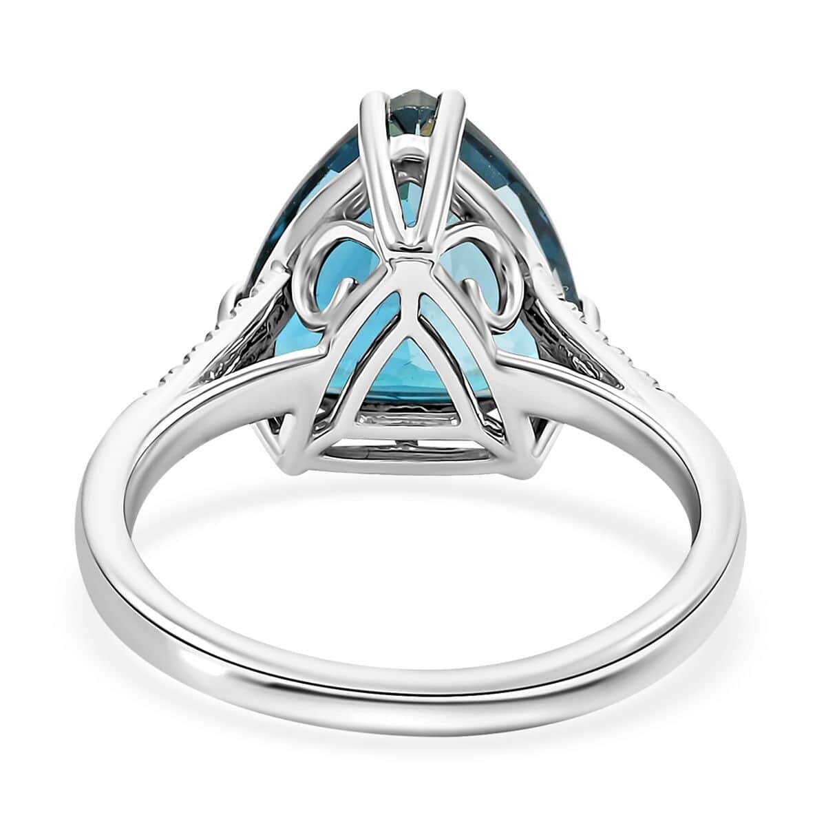 Certified and Appraised Luxoro 10K White Gold AAA London Blue Topaz and I2 Diamond Ring (Size 6.0) 6.00 ctw image number 4