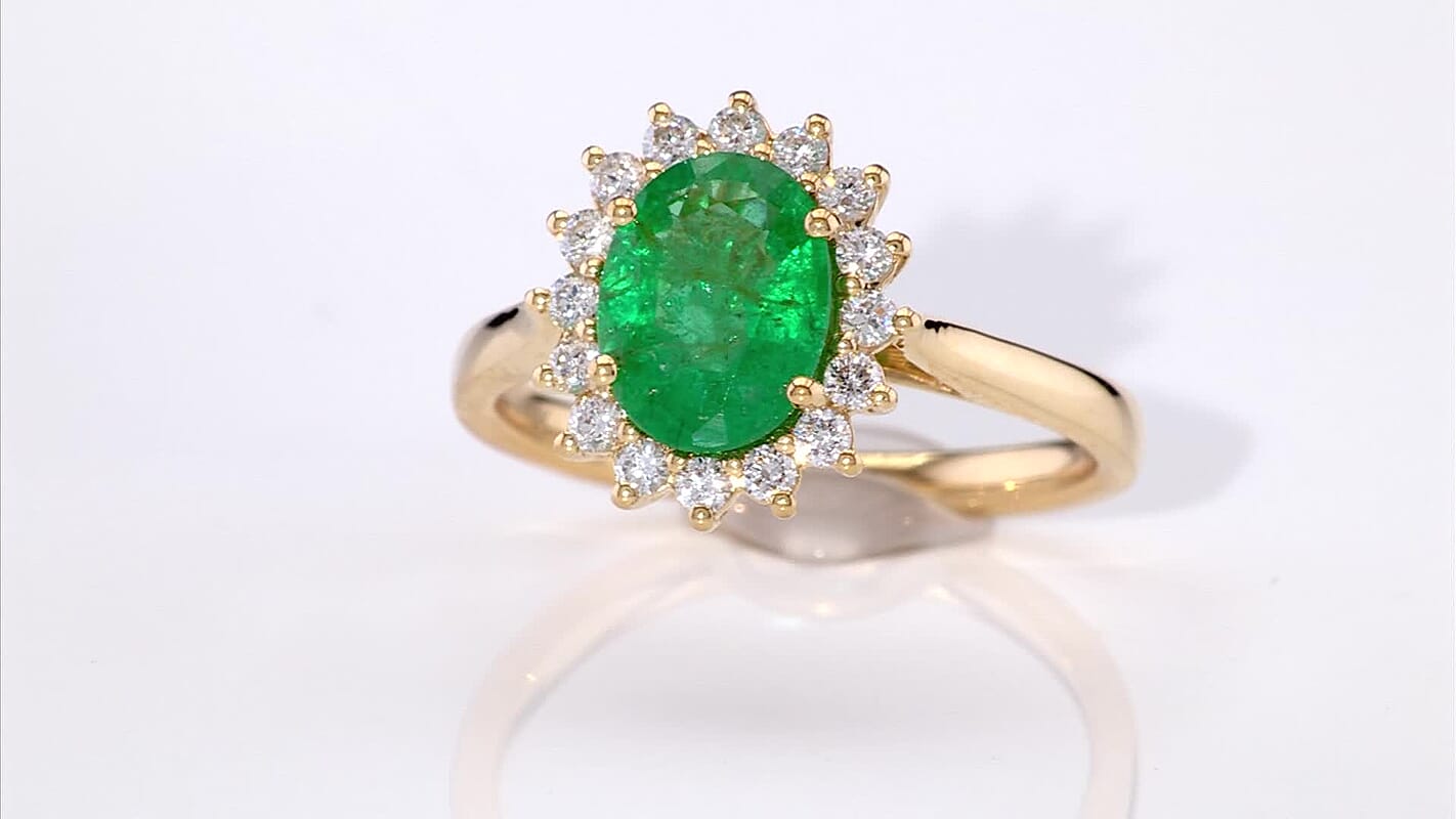 Doorbuster Certified & Appraised Iliana 18K Yellow Gold AAA Kagem Zambian Emerald and G-H SI Diamond Ring (Size 10.0) 4.50 Grams 2.15 ctw