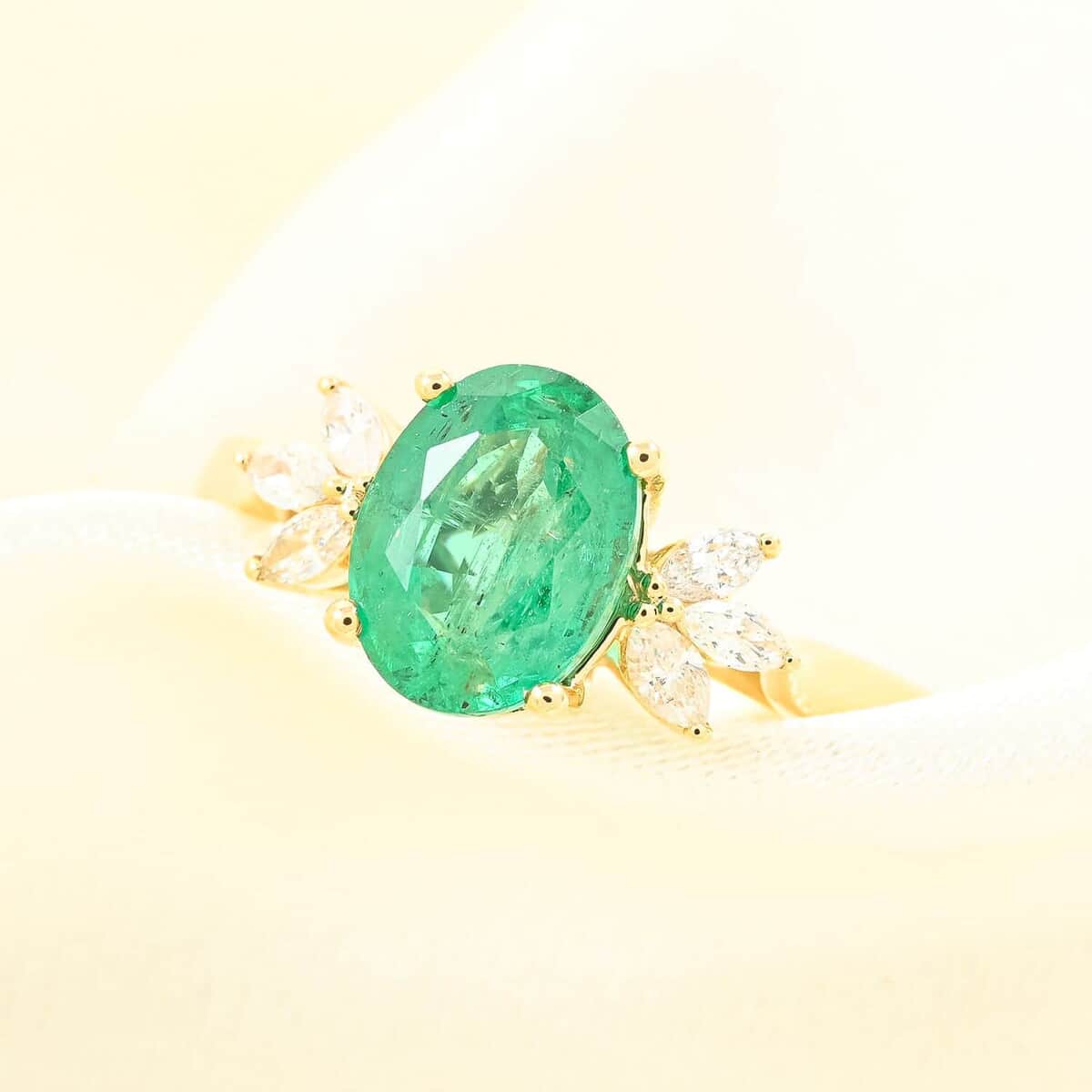 Certified & Appraised Iliana 18K Yellow Gold AAA Kagem Zambian Emerald and G-H SI Diamond Ring (Size 10.0) 1.35 ctw image number 1