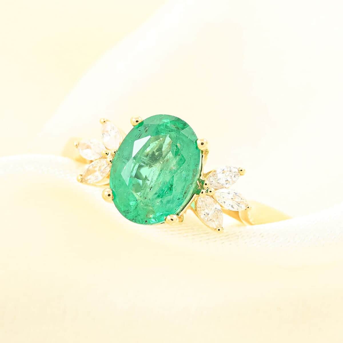 Certified & Appraised Iliana AAA Kagem Zambian Emerald and G-H SI Diamond 1.35 ctw Ring in 18K Yellow Gold (Size 7.0) image number 1