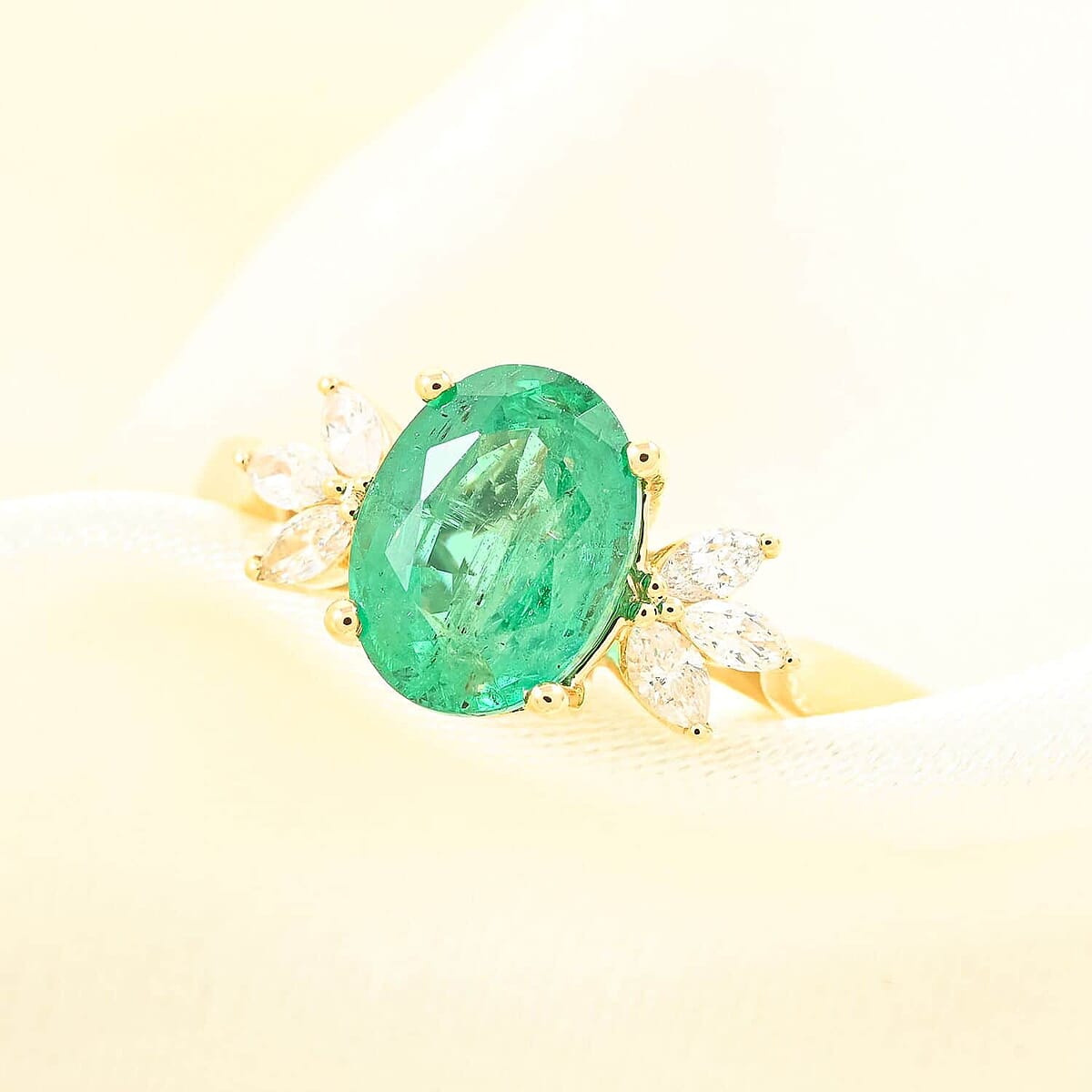 Certified & Appraised Iliana AAA Kagem Zambian Emerald and G-H SI Diamond 1.35 ctw Ring in 18K Yellow Gold (Size 8.0) image number 1