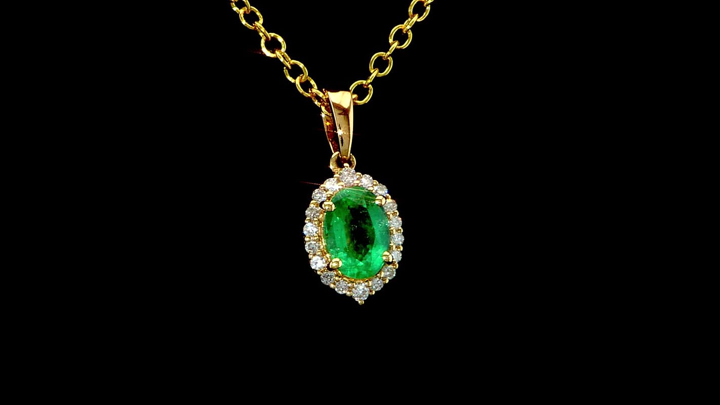 Certified & Appraised Iliana 18K Yellow Gold AAA Kagem Zambian Emerald and G-H SI Diamond Halo Pendant 1.00 ctw