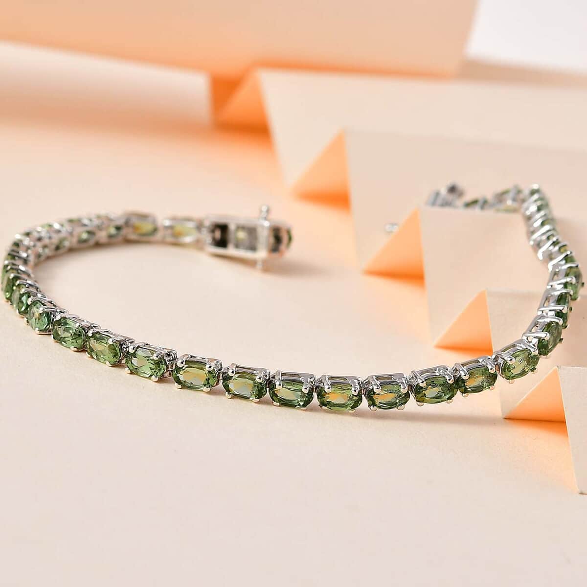 Tanzanian Natural Green Apatite Tennis Bracelet in Platinum Over Sterling Silver (7.25 In) 8.70 ctw image number 1