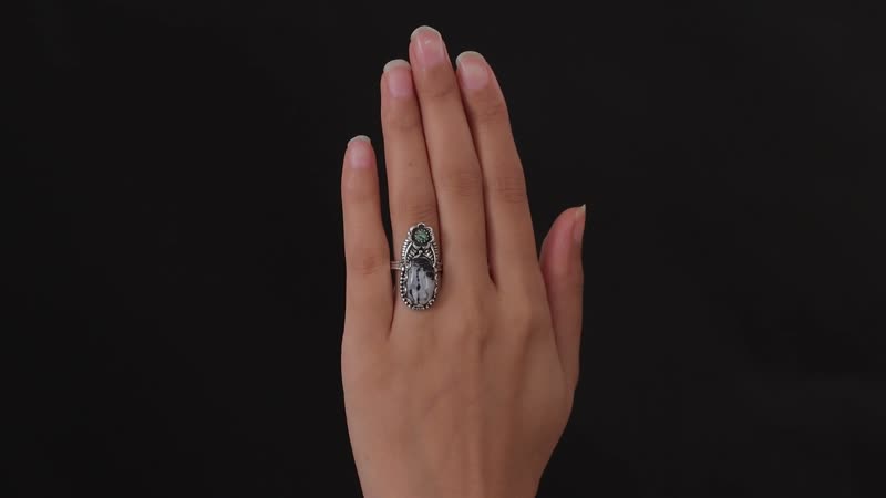 Artisan Crafted White Buffalo, Royston Turquoise Ring in Sterling Silver (Size 7.0) 10.40 ctw