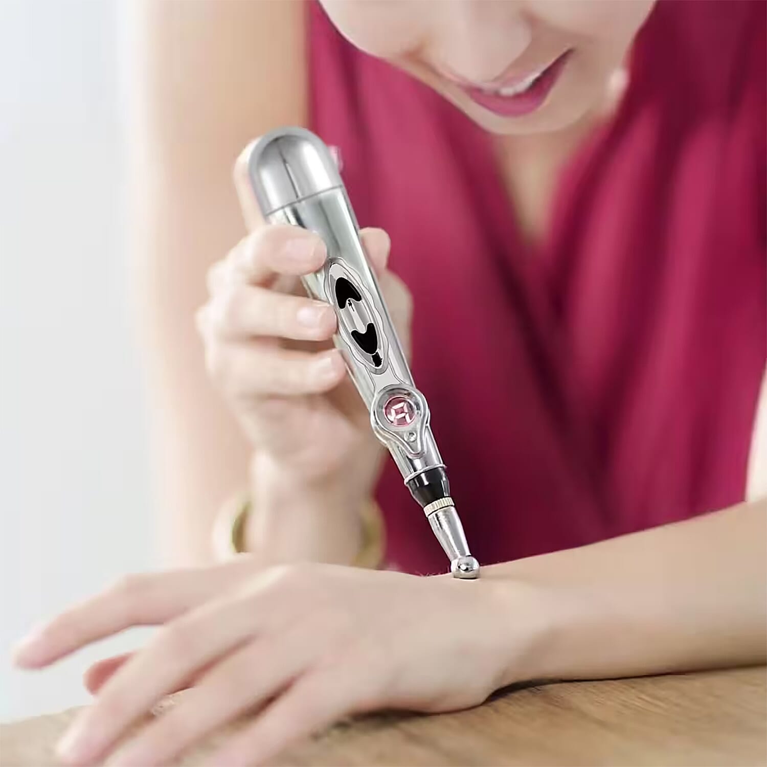 Massage Pen with 5 Interchangeable Heads and 2 Gel Container Without Gel (1xAA Battery Not Included)