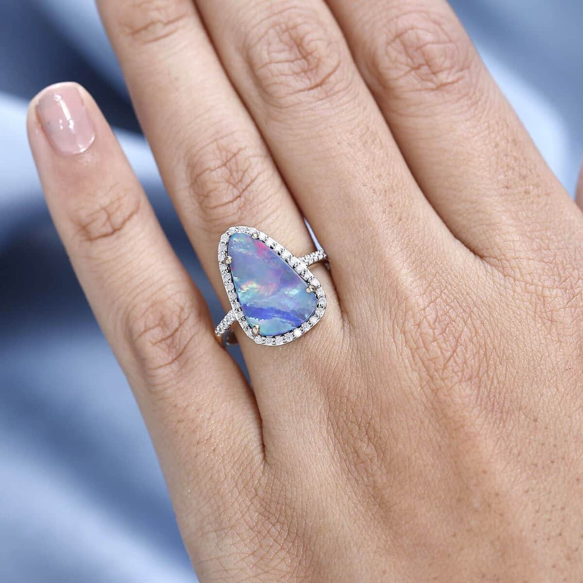 Luxoro 14K Yellow Gold Premium Boulder Opal Doublet and G-H I2 Diamond Halo Ring (Size 6.0) 3.60 ctw image number 3