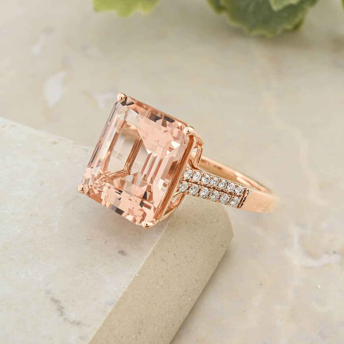 Doorbuster Certified & Appraised Iliana 18K Rose Gold AAA Marropino Morganite and SI Diamond Ring 4.40 Grams 7.20 ctw image number 1