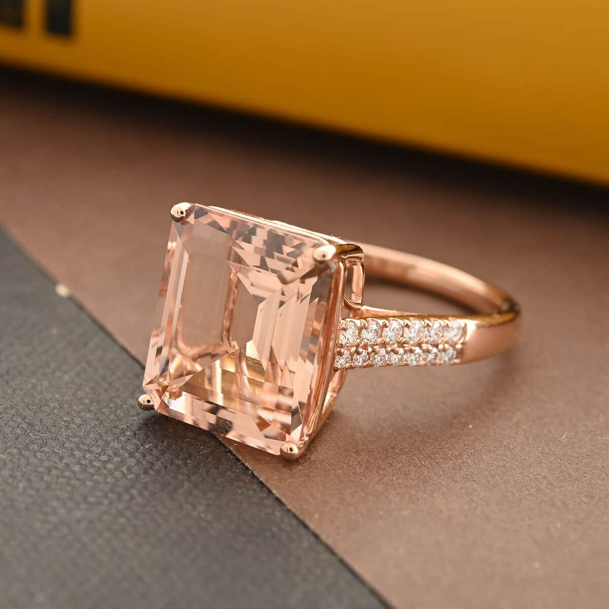 Certified & Appraised Iliana 18K Rose Gold AAA Marropino Morganite and G-H SI Diamond Ring (Size 6.0) 4.40 Grams 7.20 ctw image number 1