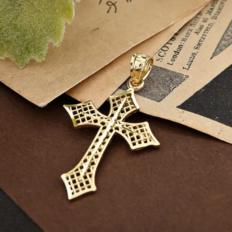 Made in America 10K Yellow Gold Cross Pendant 0.56 Grams