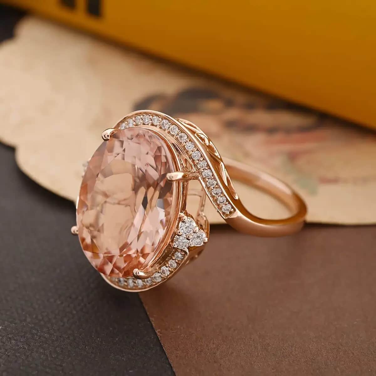 Doorbuster Deal Certified & Appraised Iliana 18K Rose Gold AAA Marropino Morganite and G-H SI Diamond Ring 6.65 Grams 11.50 ctw image number 1