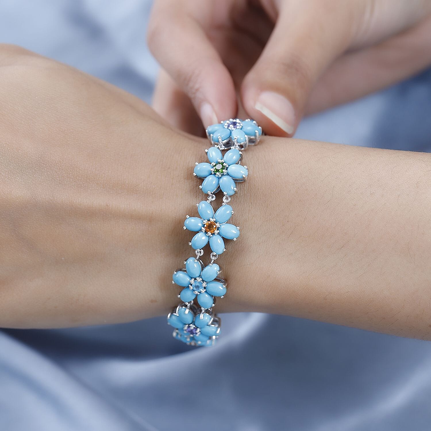 Default Title - Product card gallery slide 3 (10145242284315)