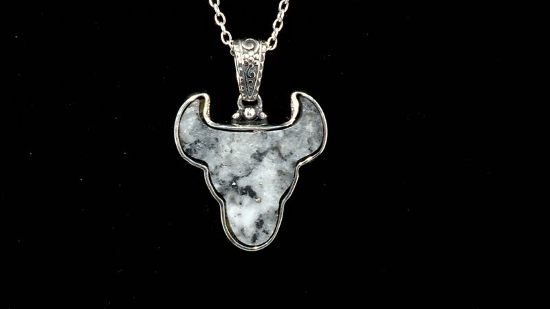 Artisan Crafted White Buffalo Bull Head Pendant in Sterling Silver 16.10 ctw