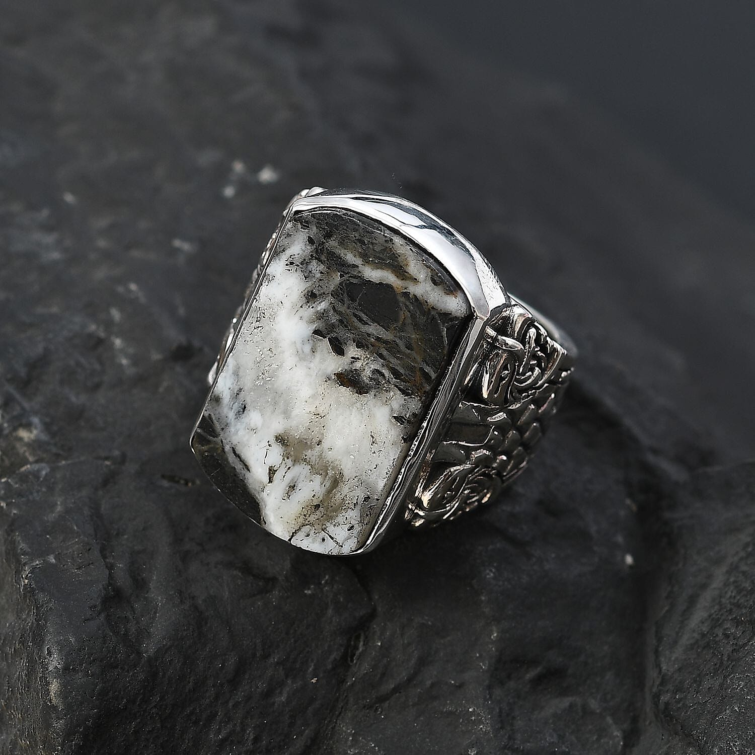 Artisan Crafted White Buffalo Eagle Men's Ring in Sterling Silver (Size 10.0) 26.15 ctw