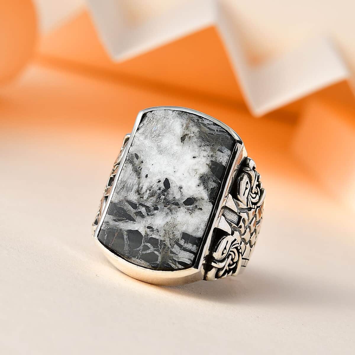 Artisan Crafted White Buffalo Eagle Men's Ring in Sterling Silver (Size 12.0) 26.15 ctw (Del. in 8-10 Days) image number 1