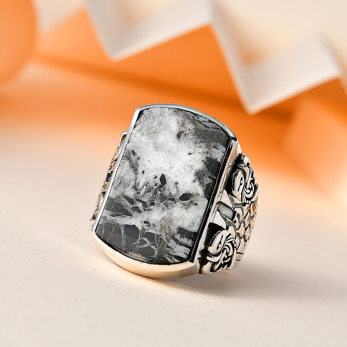 Artisan Crafted White Buffalo Eagle Men's Ring in Sterling Silver (Size 14.0) 26.15 ctw image number 1