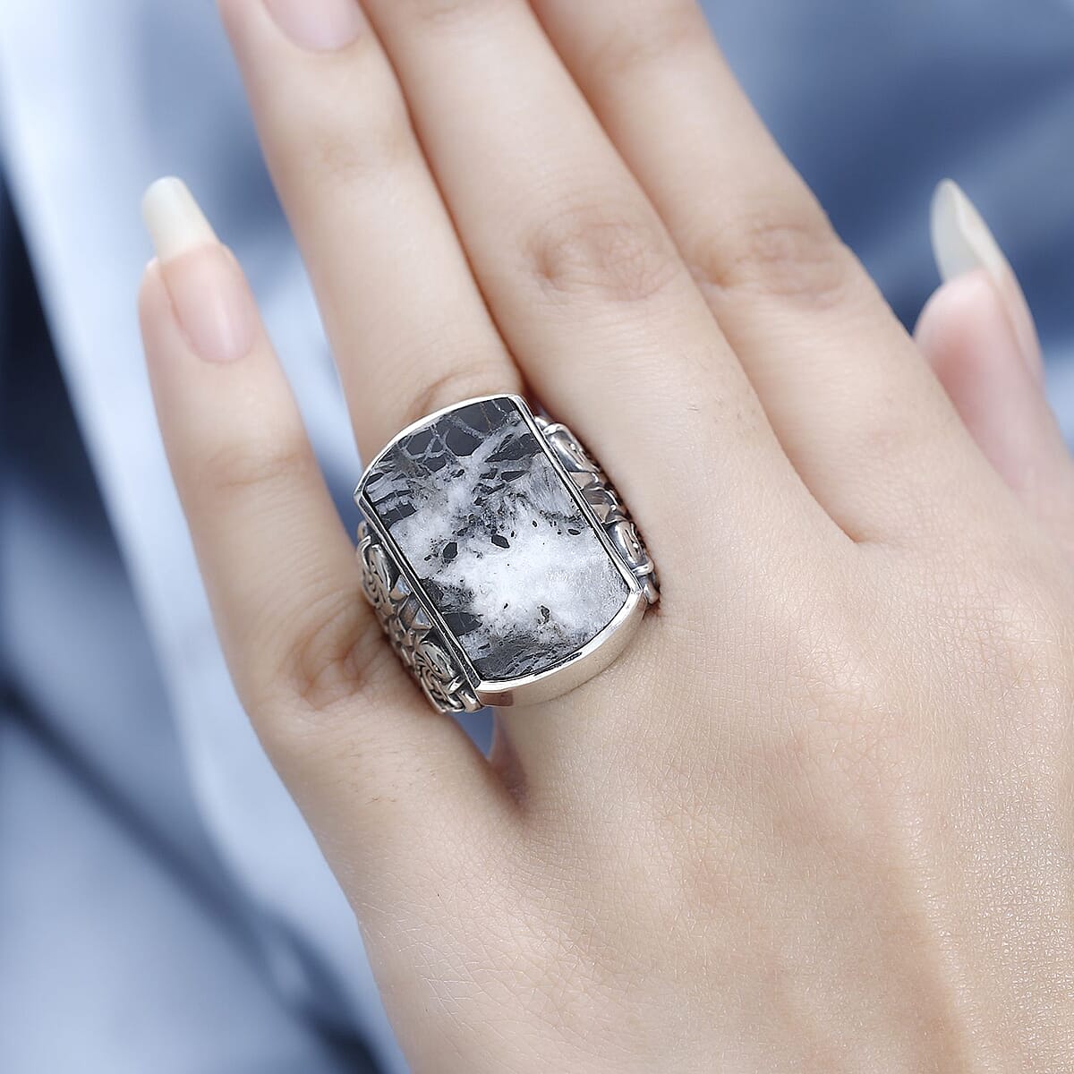 Artisan Crafted White Buffalo Eagle Men's Ring in Sterling Silver (Size 9.0) 26.15 ctw image number 2