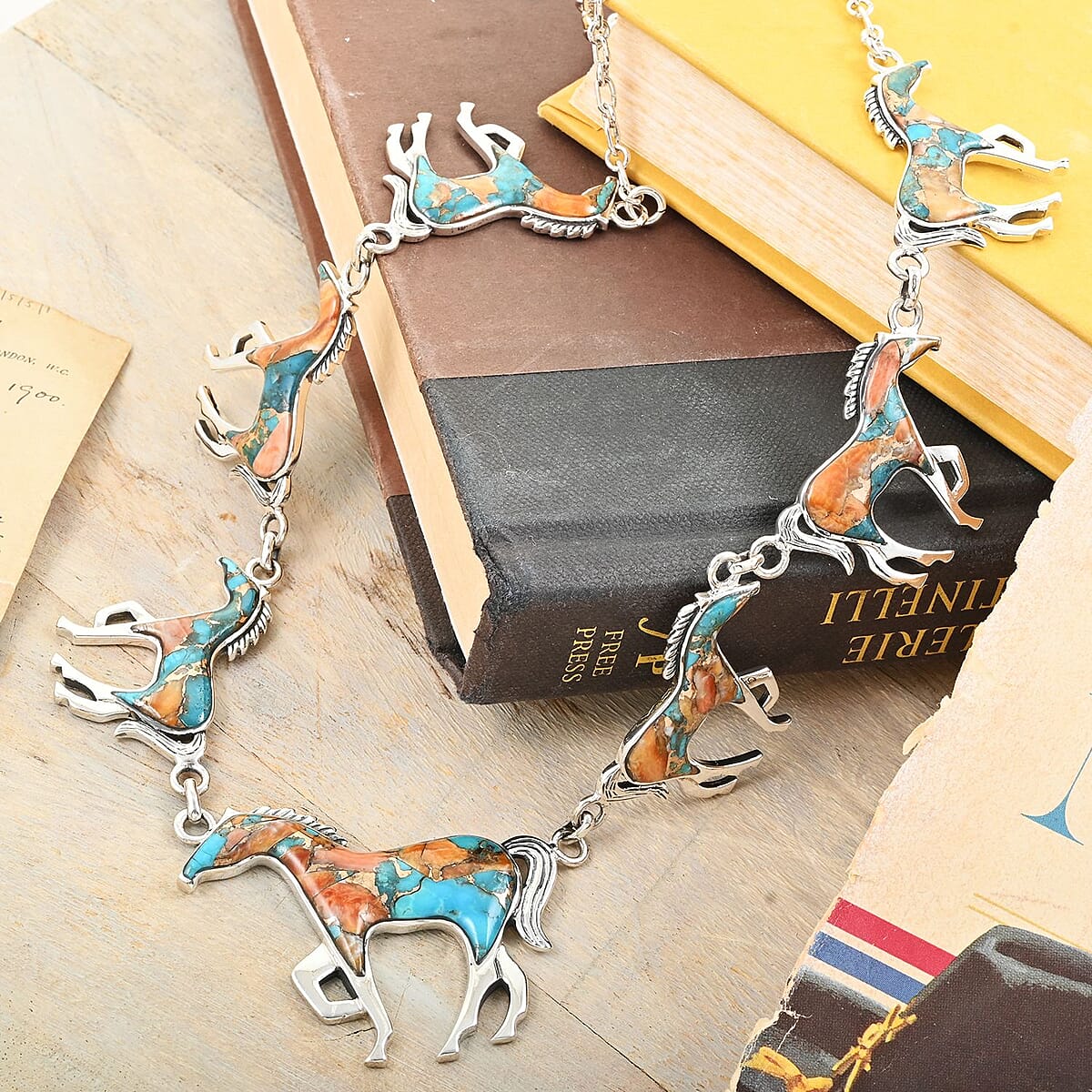 Santa Fe Style Spiny Turquoise Horse Necklace 18 Inches in Sterling Silver 40.00 ctw image number 1