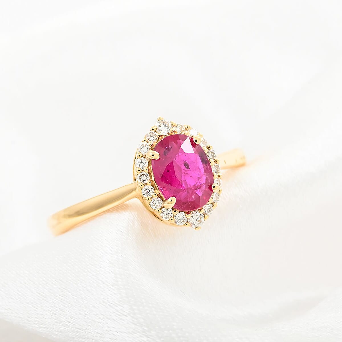 Certified & Appraised Iliana 18K Yellow Gold AAA Montepuez Ruby and Diamond G-H SI Halo Ring (Size 8.5) 1.10 ctw image number 1