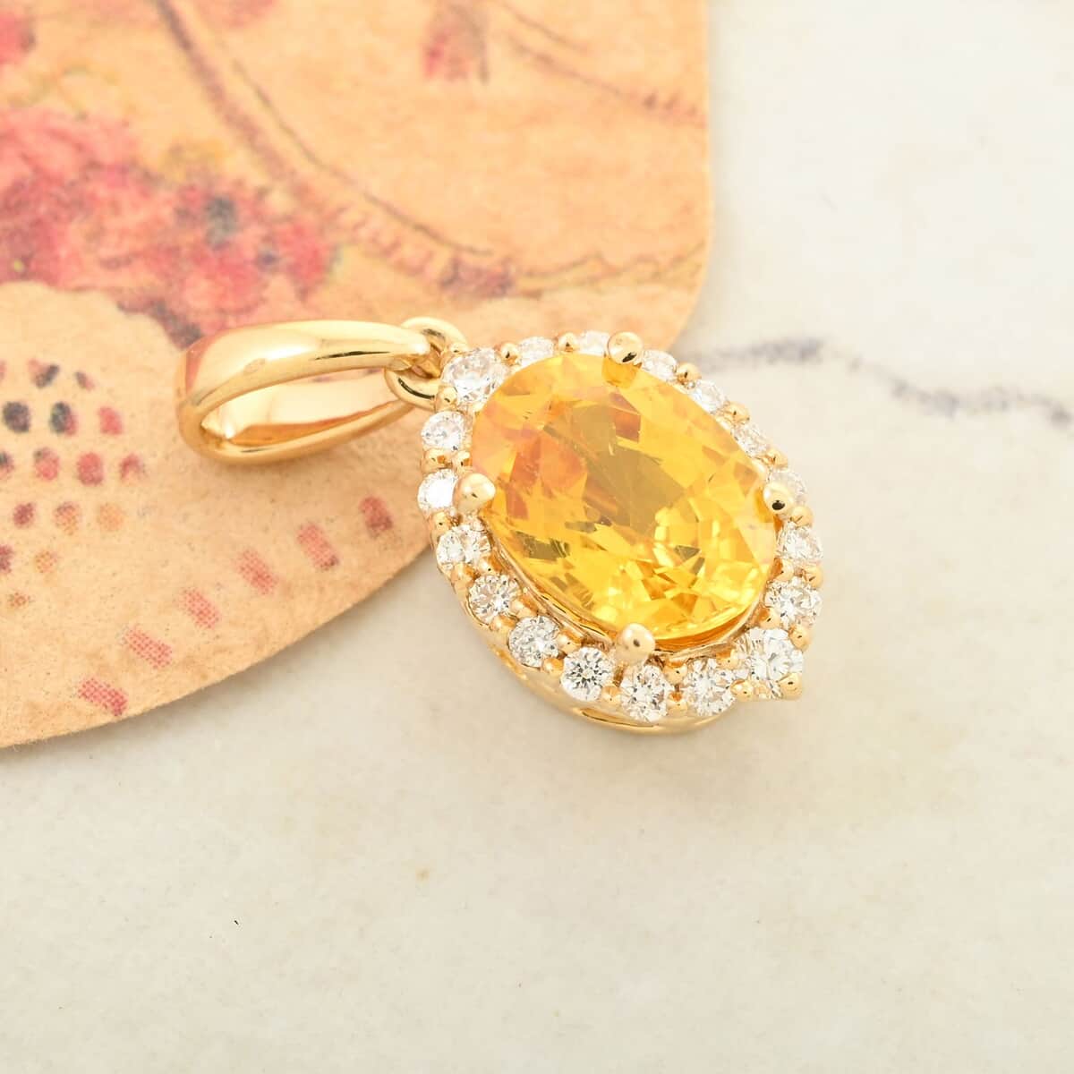 Certified & Appraised Iliana 18K Yellow Gold AAA Madagascar Yellow Sapphire and G-H SI Diamond Halo Pendant 1.05 ctw image number 1