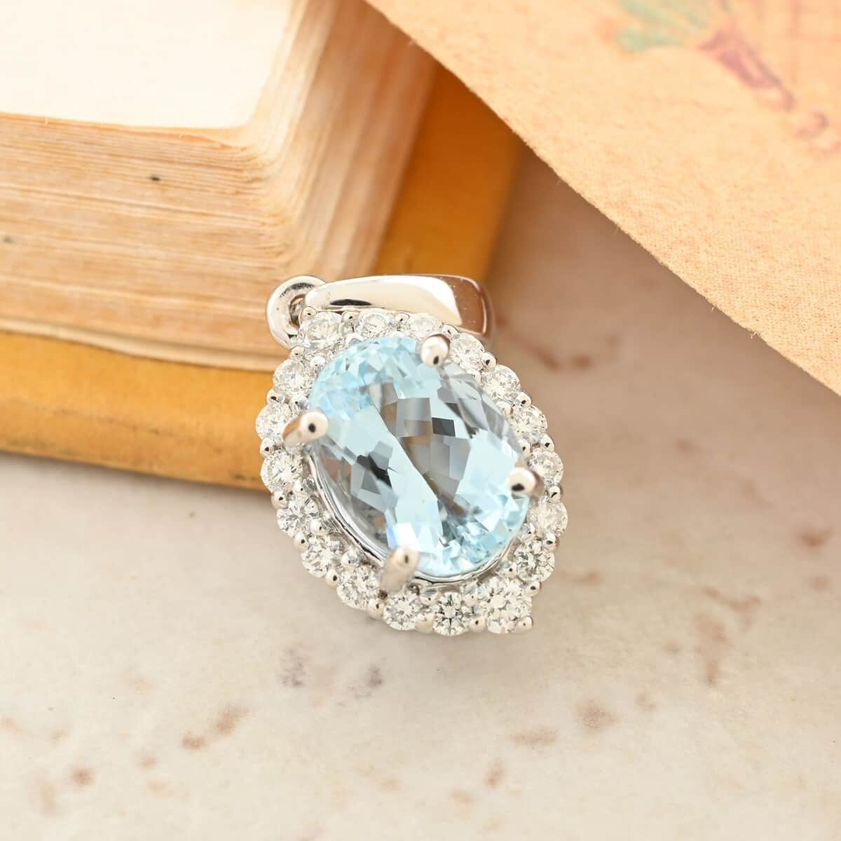 Certified & Appraised Iliana 18K White Gold AAA Santa Maria Aquamarine and G-H SI Diamond Halo Pendant 1.00 ctw image number 1