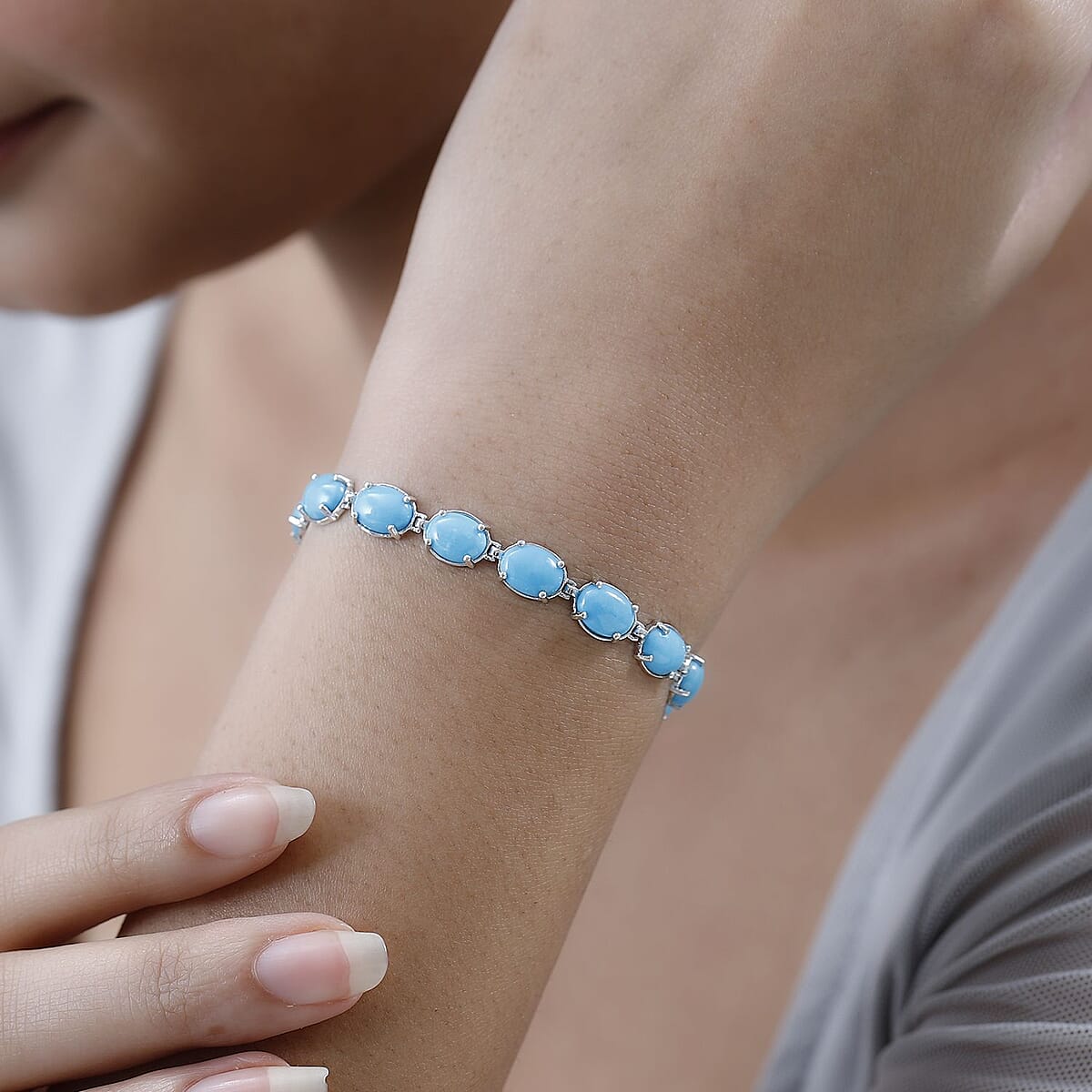 Premium Sleeping Beauty Turquoise Bracelet in Platinum Over Sterling Silver (7.25 In) 21.25 ctw image number 2