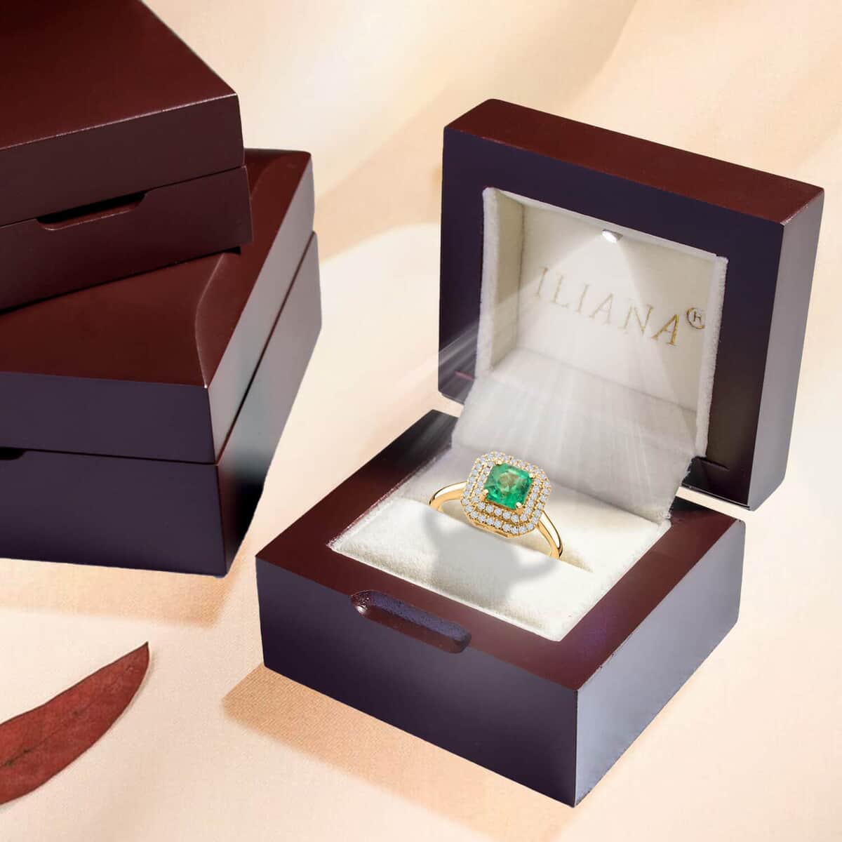 Certified and Appraised Iliana 18K Yellow Gold AAA Boyaca Colombian Emerald and SI Diamond Ring (Size 6.0) 4.40 Grams 1.85 ctw image number 6