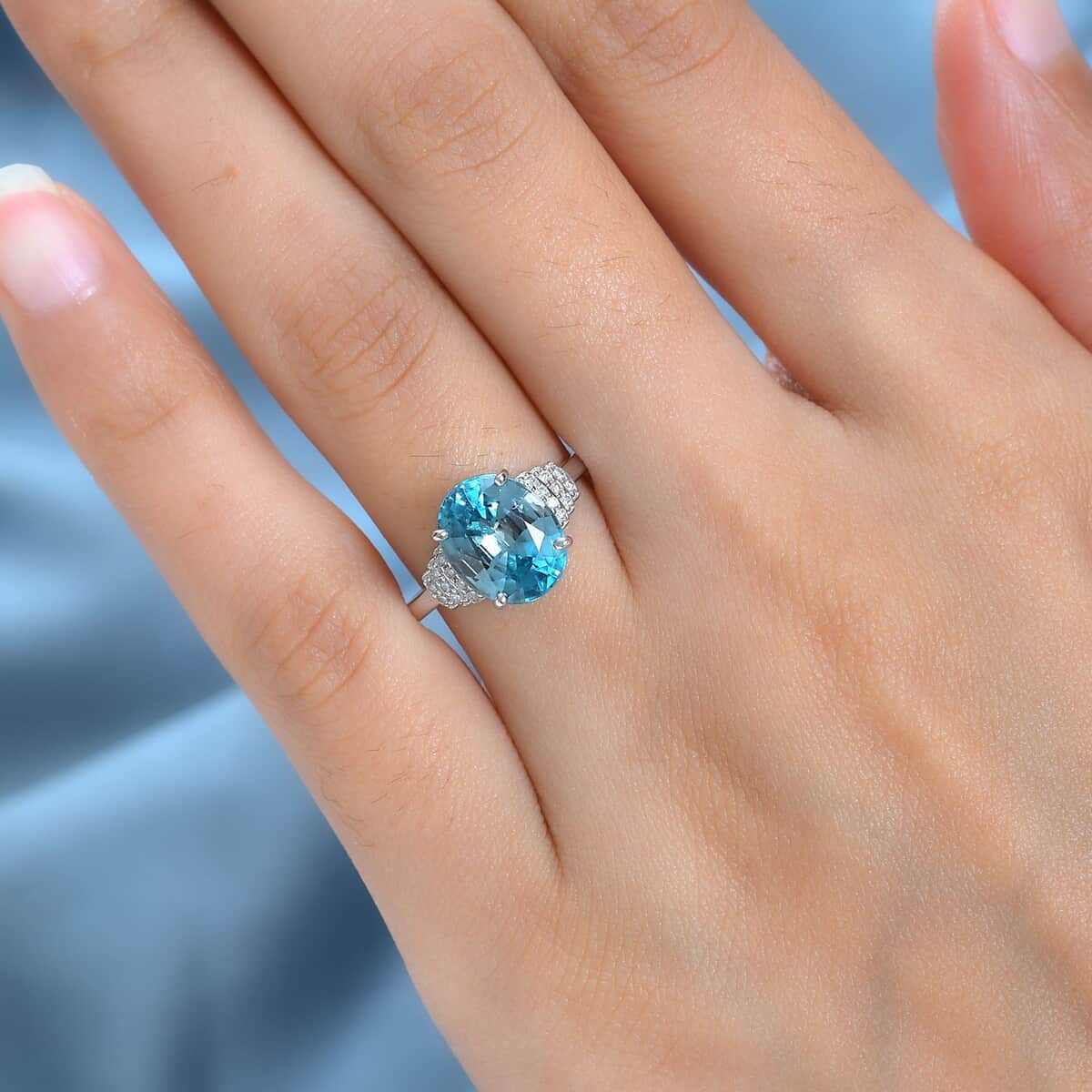 Luxoro AAA Cambodian Blue Zircon and G-H I2 Diamond 5.60 ctw Ring in 14K White Gold (Size 8.0) image number 2