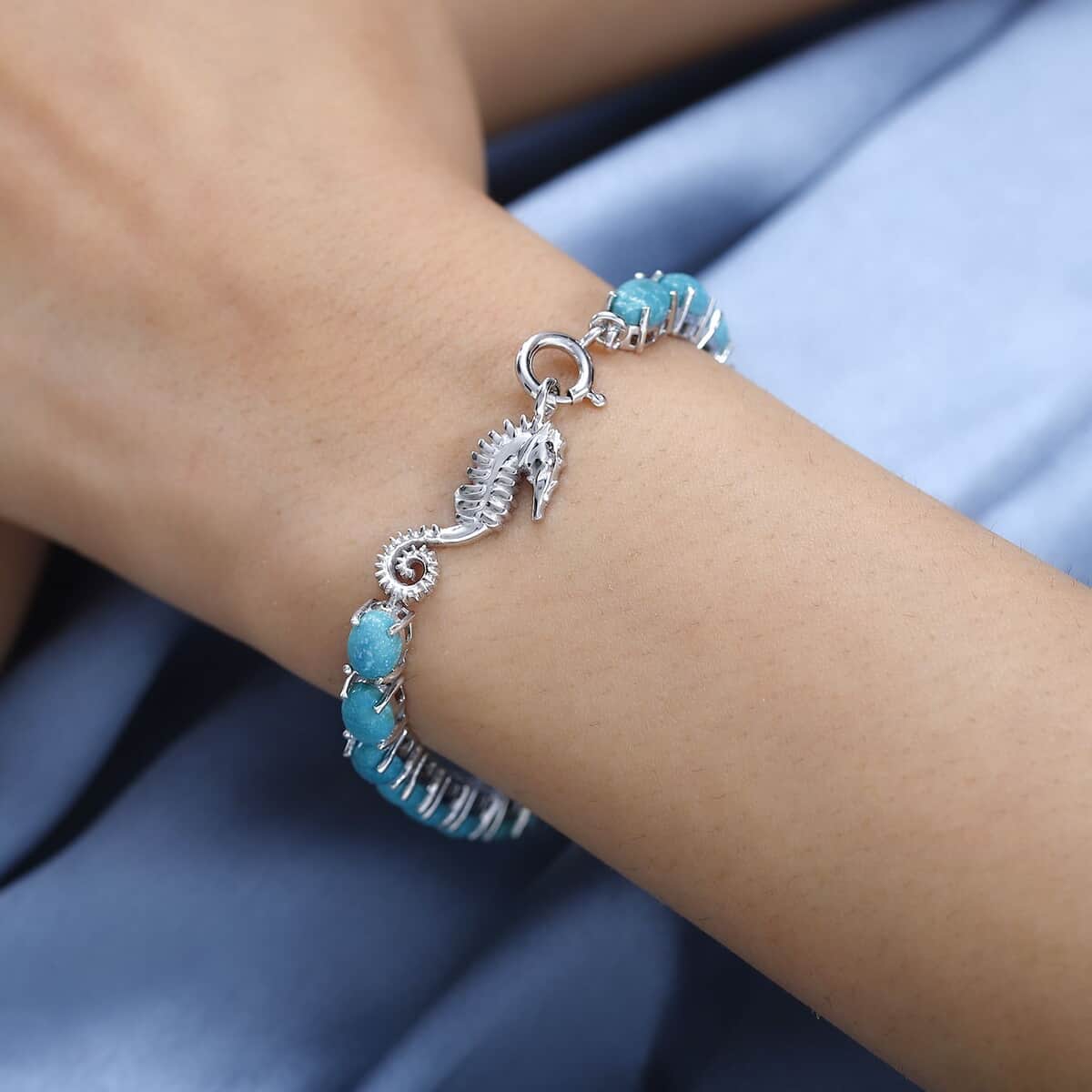 Nevada Turquoise Sea Horse Bracelet in Platinum Over Sterling Silver (6.50 In) 12.50 ctw (Del. in 10-12 Days) image number 2