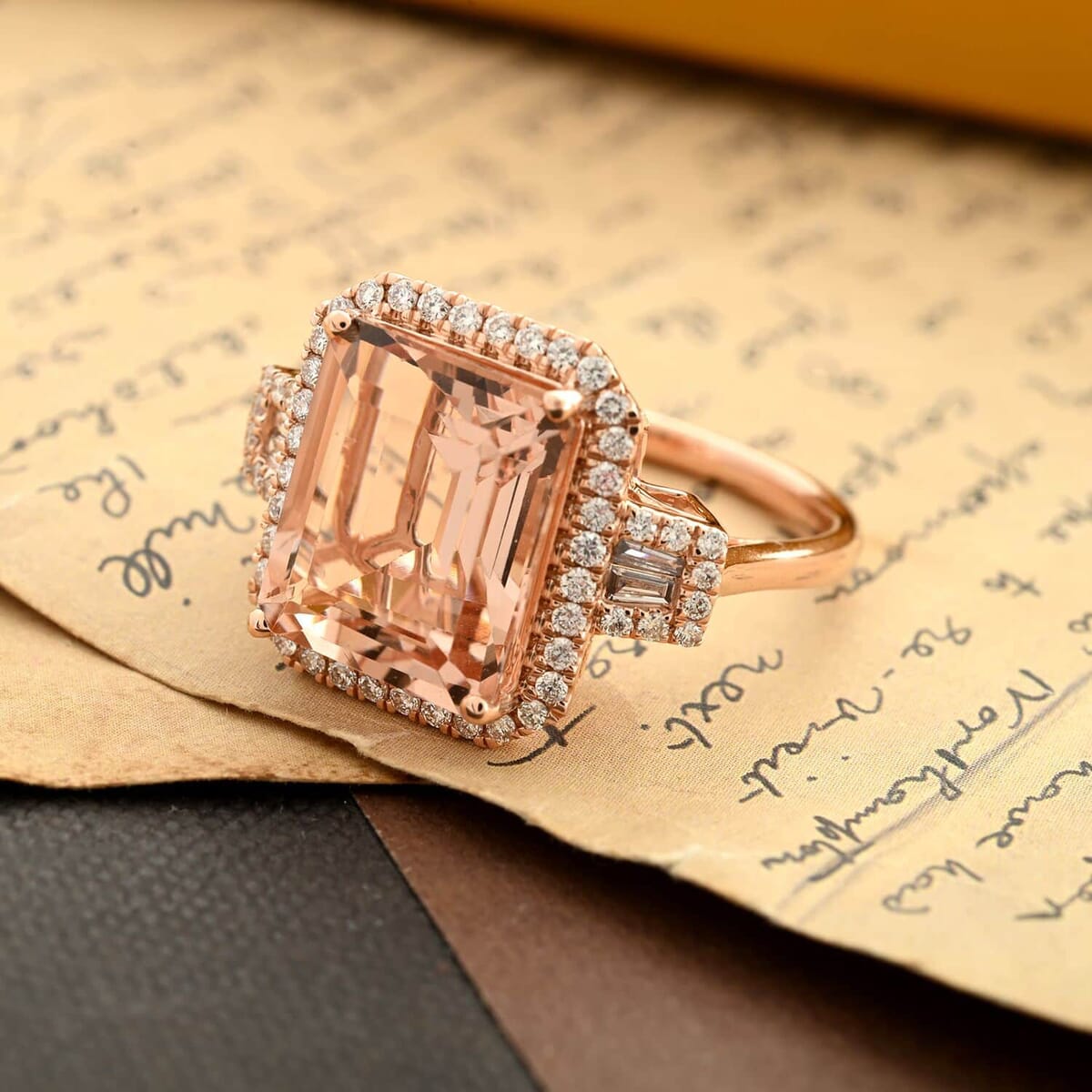 Certified & Appraised Iliana 18K Rose Gold AAA Marropino Morganite and E-F VS Diamond Ring (Size 8.0) 5.95 ctw image number 1