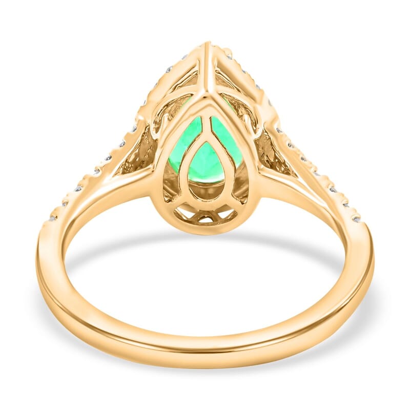 Certified and Appraised Iliana 18K Yellow Gold AAA Boyaca Colombian Emerald, Diamond (G-H, SI) Halo Ring (Size 5.5) 2.00 ctw