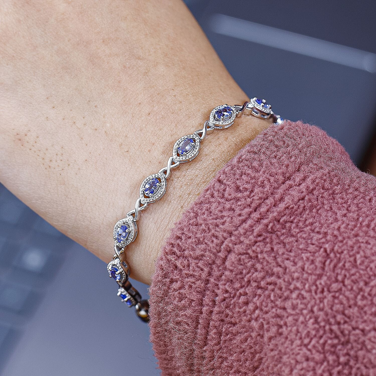 Tanzanite 3.12 ctw Bracelet in Platinum Over Sterling Silver (7.0 In)