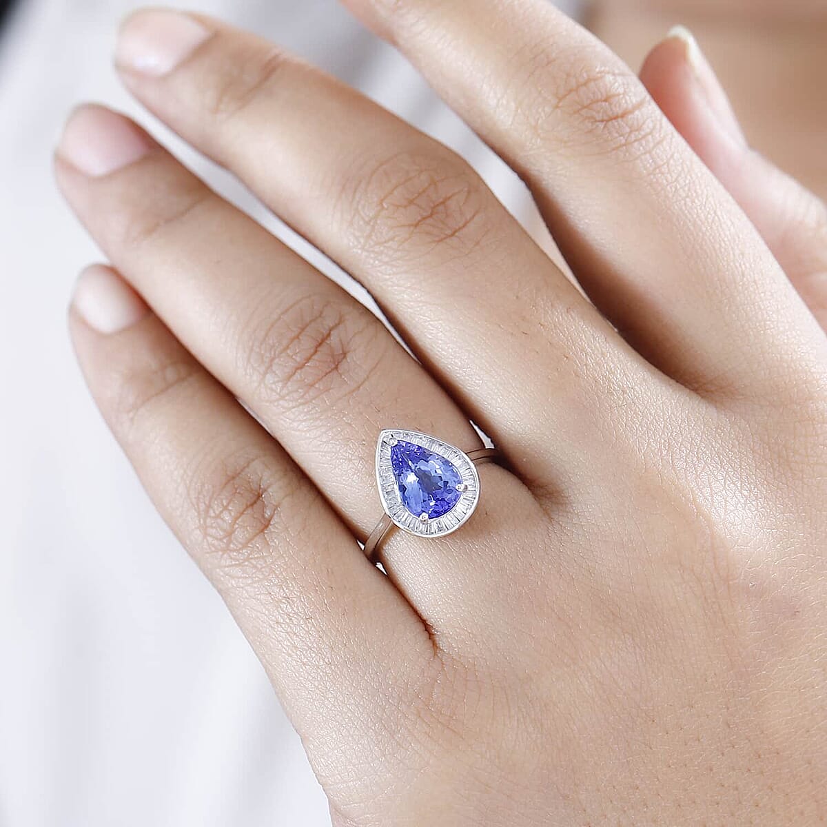 Luxoro 10K White Gold Premium Tanzanite and Diamond Ring (Size 6.5) 2.25 ctw image number 2
