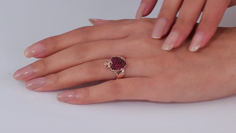 Anthill Garnet Claddagh Ring in Vermeil Rose Gold Over Sterling Silver (Size 10.0) 1.10 ctw